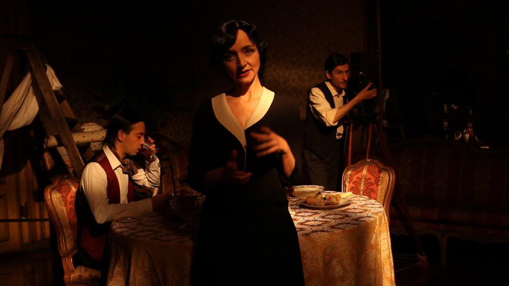 Maria de Medeiros (Elvira Notari) in REGISTE, regia di D. Dell'Erba