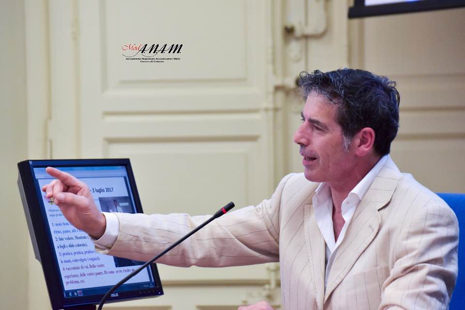 Giancarlo Fornei a Catania 3 luglio 2017 - indica la strada da seguire ai formatori Anam