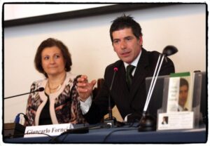Il coach motivazionale Giancarlo Fornei a Verona, durante la conferenza sull'autostima organizzata da Debora Alberti Botteon Presidente dell'Associazione Le Donne del Marmo (marzo 2014)... Autostima Scolastica (Progetto Autostima Gratuita Adolescenti)!
